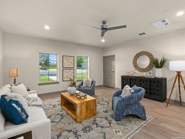 1554 Gruene Rd # B-3, New Braunfels, TX 78130