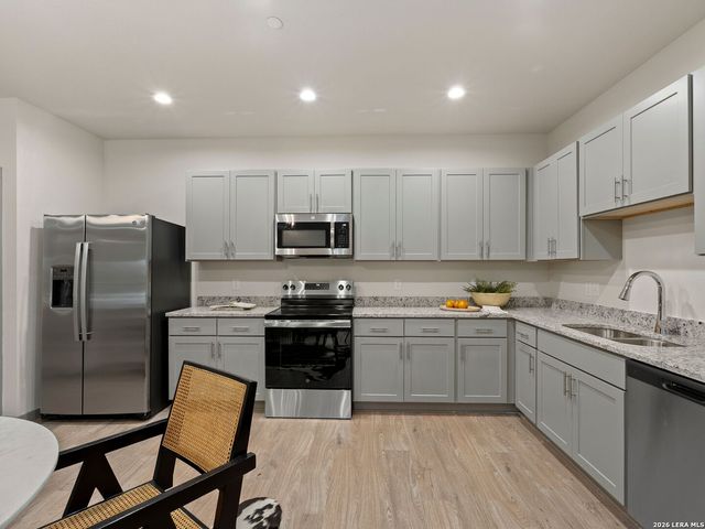 1554 Gruene Rd # B-3, New Braunfels, TX 78130