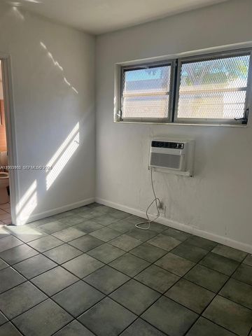 12605 NE 13th Ave 6, North Miami, FL 33161