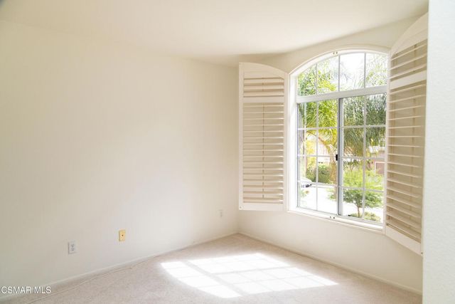 327 Savoy Court, Oak Park, CA 91377