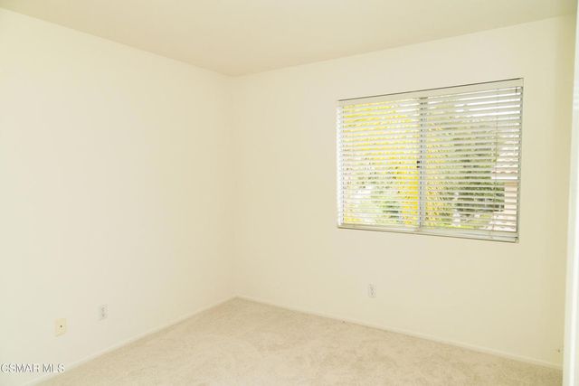327 Savoy Court, Oak Park, CA 91377