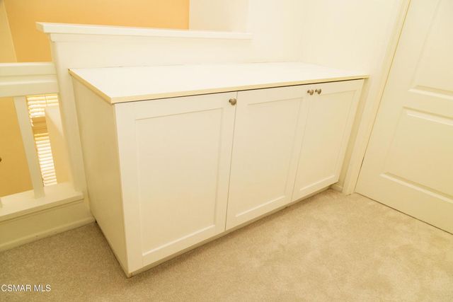327 Savoy Court, Oak Park, CA 91377