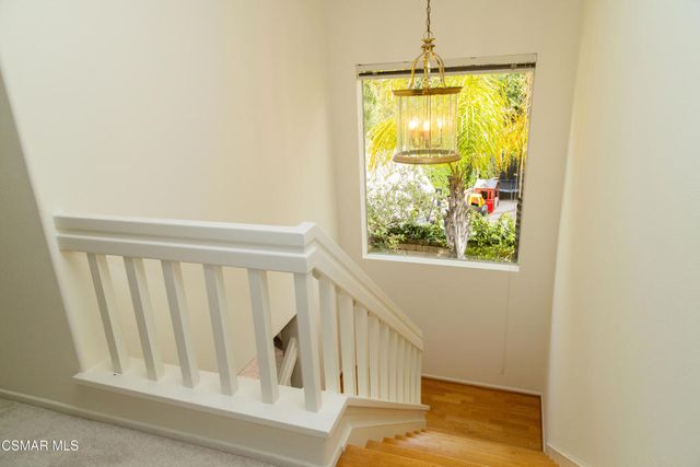 327 Savoy Court, Oak Park, CA 91377