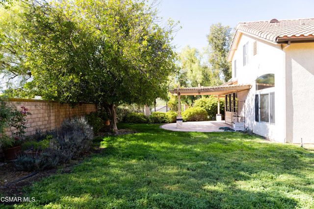 327 Savoy Court, Oak Park, CA 91377