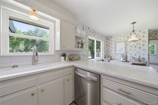 9430 E 115th Street S, Bixby, OK 74008