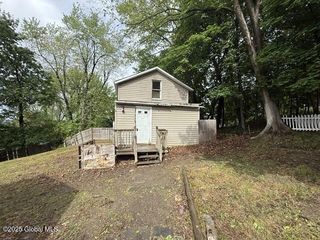6 Seneca Street, Brunswick, NY 12180