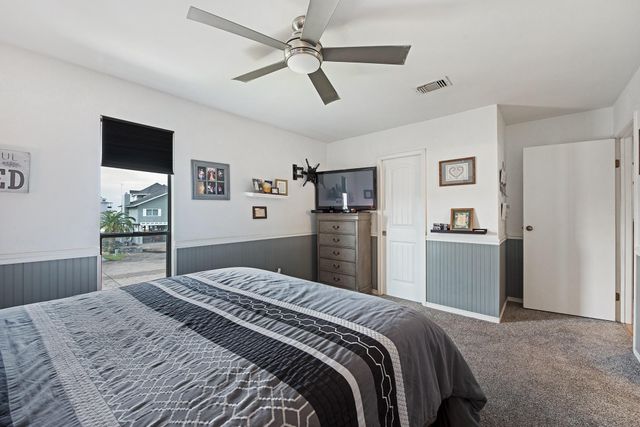336 Admiral Circle, Tiki Island, TX 77554