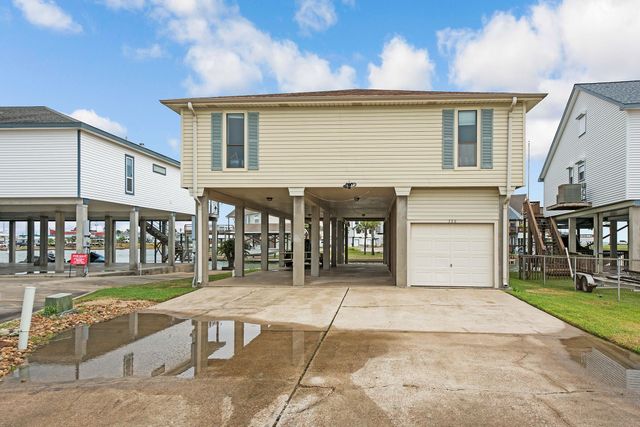 336 Admiral Circle, Tiki Island, TX 77554