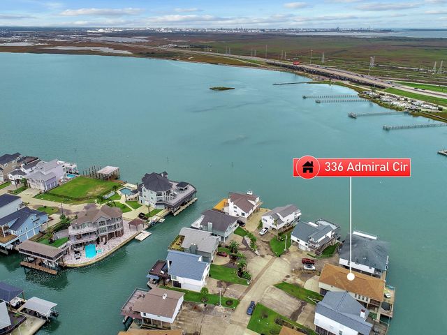 336 Admiral Circle, Tiki Island, TX 77554