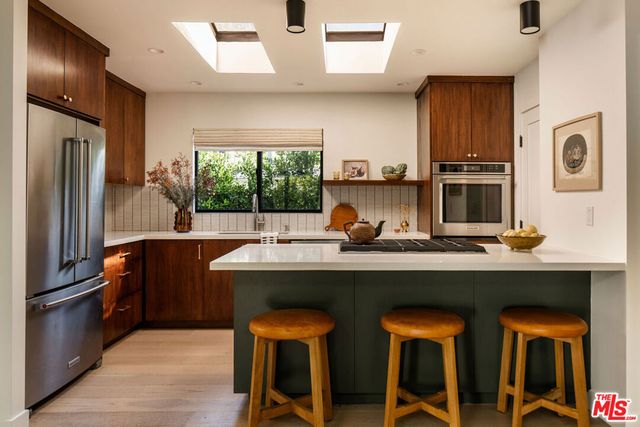 3906 Tracy Street, Los Angeles, CA 90027