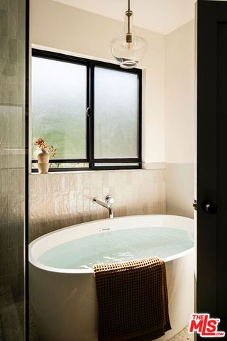 3906 Tracy Street, Los Angeles, CA 90027