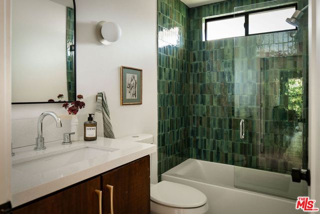 3906 Tracy Street, Los Angeles, CA 90027