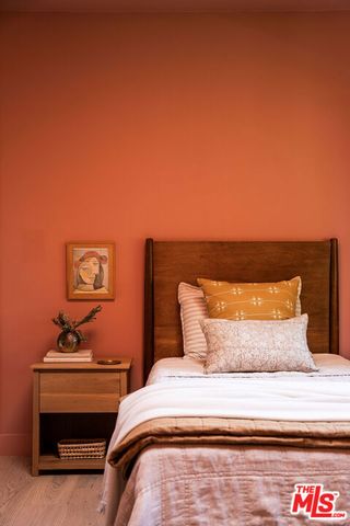 3906 Tracy Street, Los Angeles, CA 90027