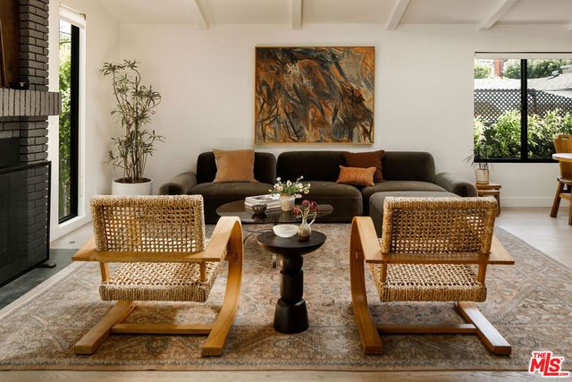 3906 Tracy Street, Los Angeles, CA 90027