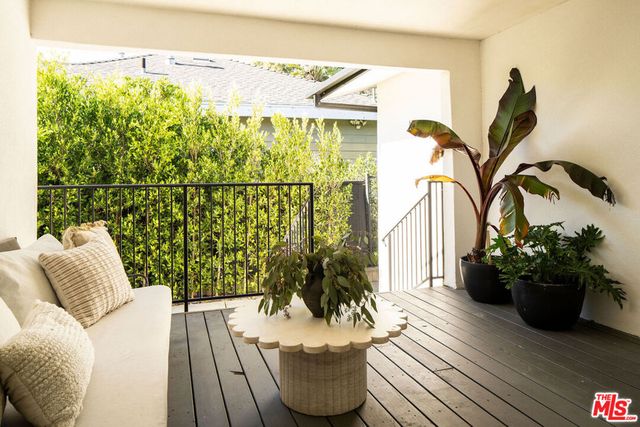 3906 Tracy Street, Los Angeles, CA 90027