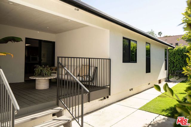 3906 Tracy Street, Los Angeles, CA 90027