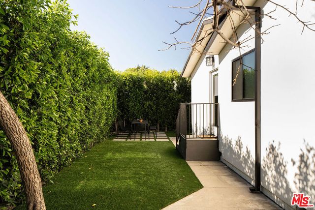 3906 Tracy Street, Los Angeles, CA 90027