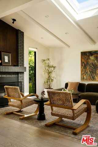 3906 Tracy Street, Los Angeles, CA 90027