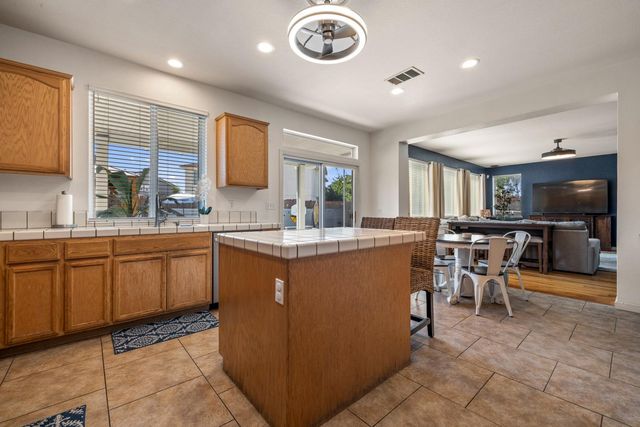 2630 Novi Dr, Riverbank, CA 95367