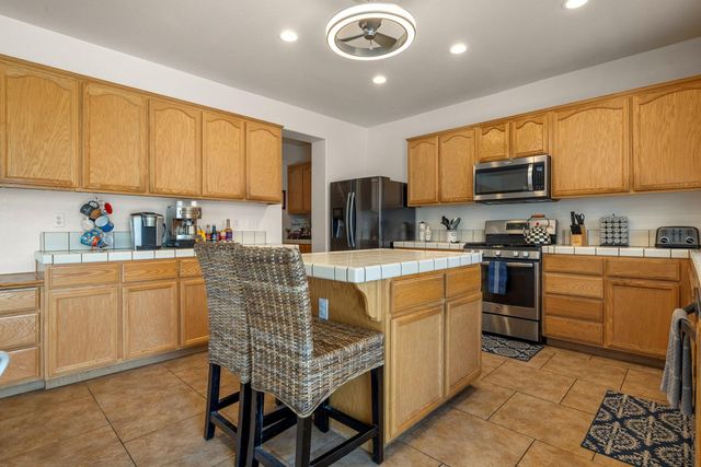 2630 Novi Dr, Riverbank, CA 95367