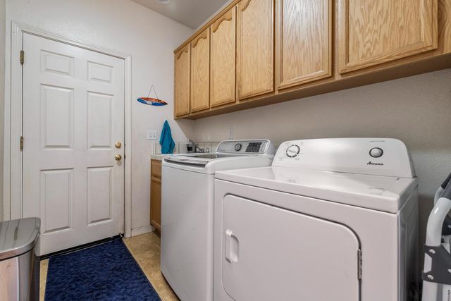 2630 Novi Dr, Riverbank, CA 95367