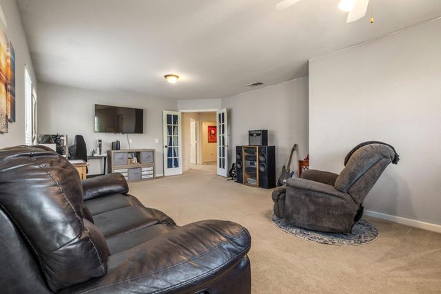 2630 Novi Dr, Riverbank, CA 95367