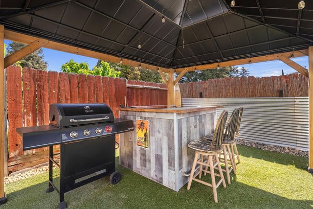 2630 Novi Dr, Riverbank, CA 95367