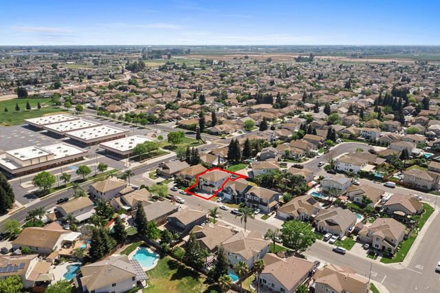 2630 Novi Dr, Riverbank, CA 95367