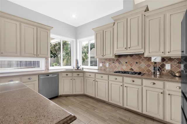 4916 Westridge Park W Park, Lake Charles, LA 70605