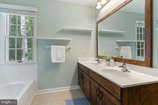 105 WESTMORLAND CT, La Plata, MD 20646