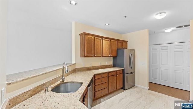 344 The Promenade 344, Edgewater, NJ 07020