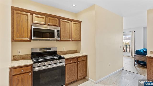344 The Promenade 344, Edgewater, NJ 07020