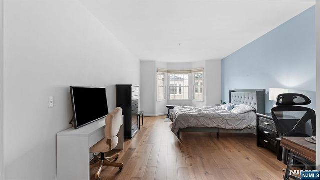 344 The Promenade 344, Edgewater, NJ 07020