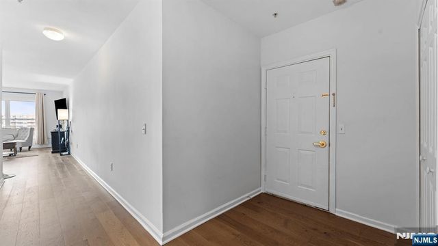 344 The Promenade 344, Edgewater, NJ 07020