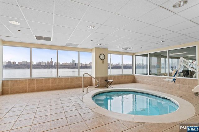 344 The Promenade 344, Edgewater, NJ 07020