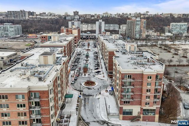 344 The Promenade 344, Edgewater, NJ 07020