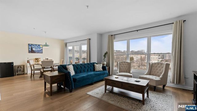 344 The Promenade 344, Edgewater, NJ 07020