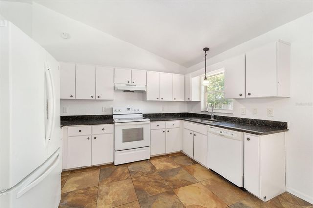 106 REDWOOD TRACK COURSE, Ocala, FL 34472