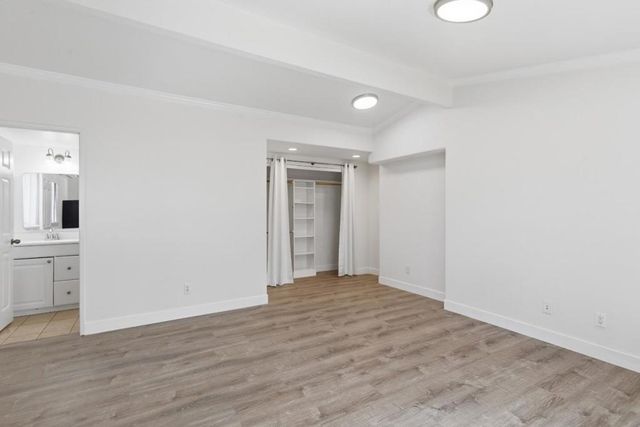 8894 Indiana Avenue, Riverside, CA 92503