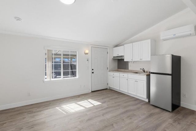 8894 Indiana Avenue, Riverside, CA 92503