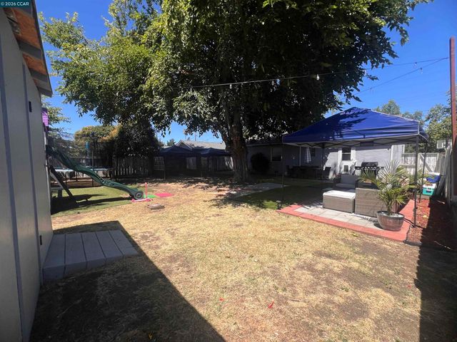 2428 Crescent Dr, Concord, CA 94520