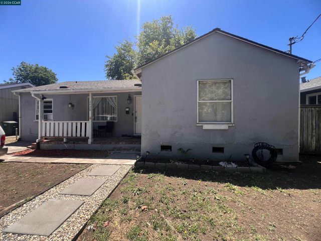 2428 Crescent Dr, Concord, CA 94520