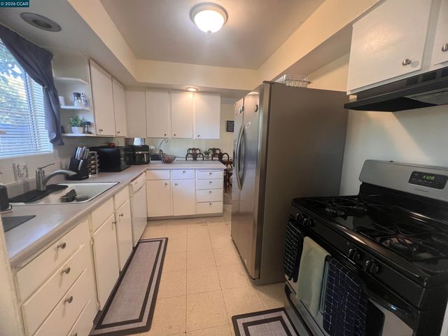 2428 Crescent Dr, Concord, CA 94520