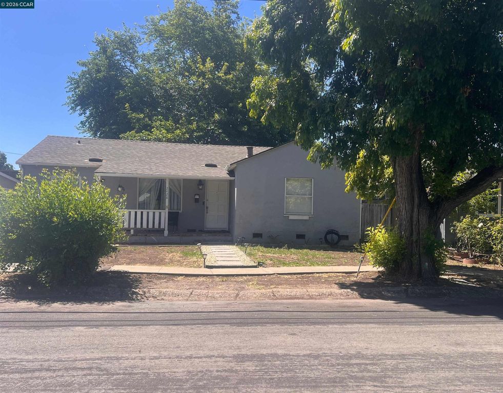 2428 Crescent Dr, Concord, CA 94520