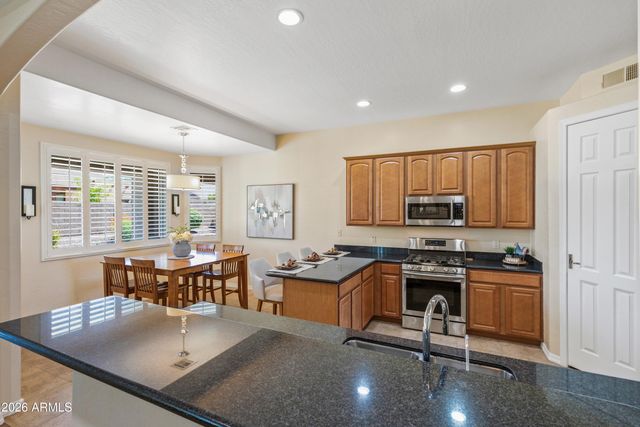 6940 E GRANDVIEW Street, Mesa, AZ 85207