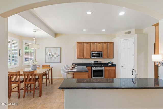 6940 E GRANDVIEW Street, Mesa, AZ 85207