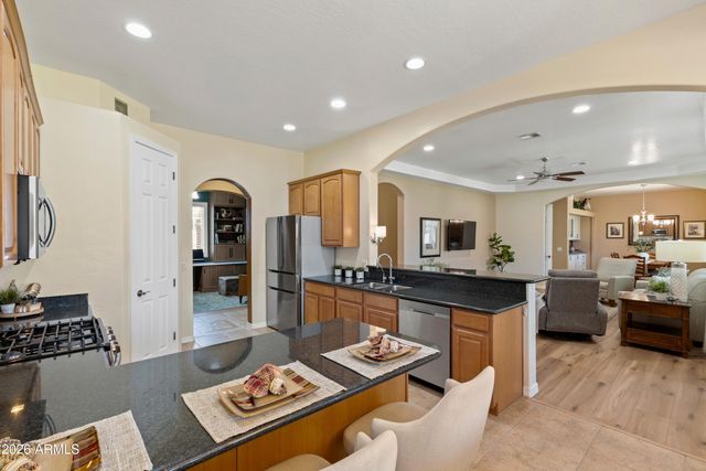 6940 E GRANDVIEW Street, Mesa, AZ 85207