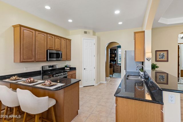 6940 E GRANDVIEW Street, Mesa, AZ 85207