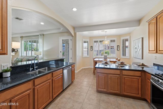 6940 E GRANDVIEW Street, Mesa, AZ 85207