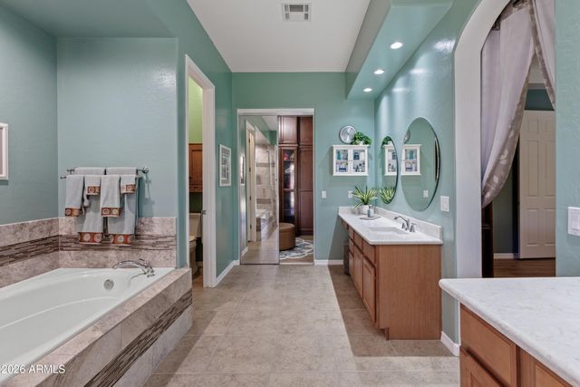 6940 E GRANDVIEW Street, Mesa, AZ 85207